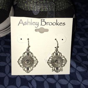 Beautiful silver decorative ear rings